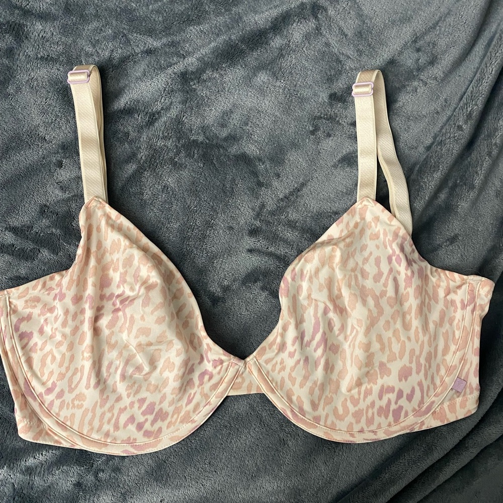 NWOT Victoria’s Secret underwire bra